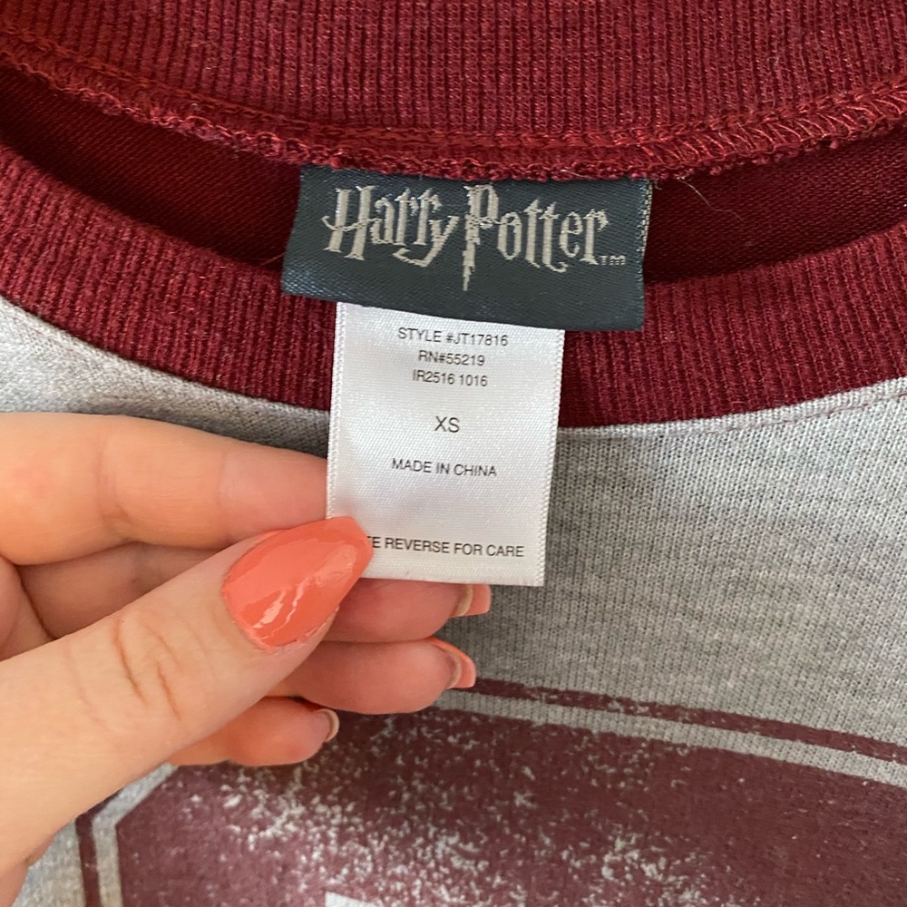 Gryffindor Tee - Picture 2 of 5